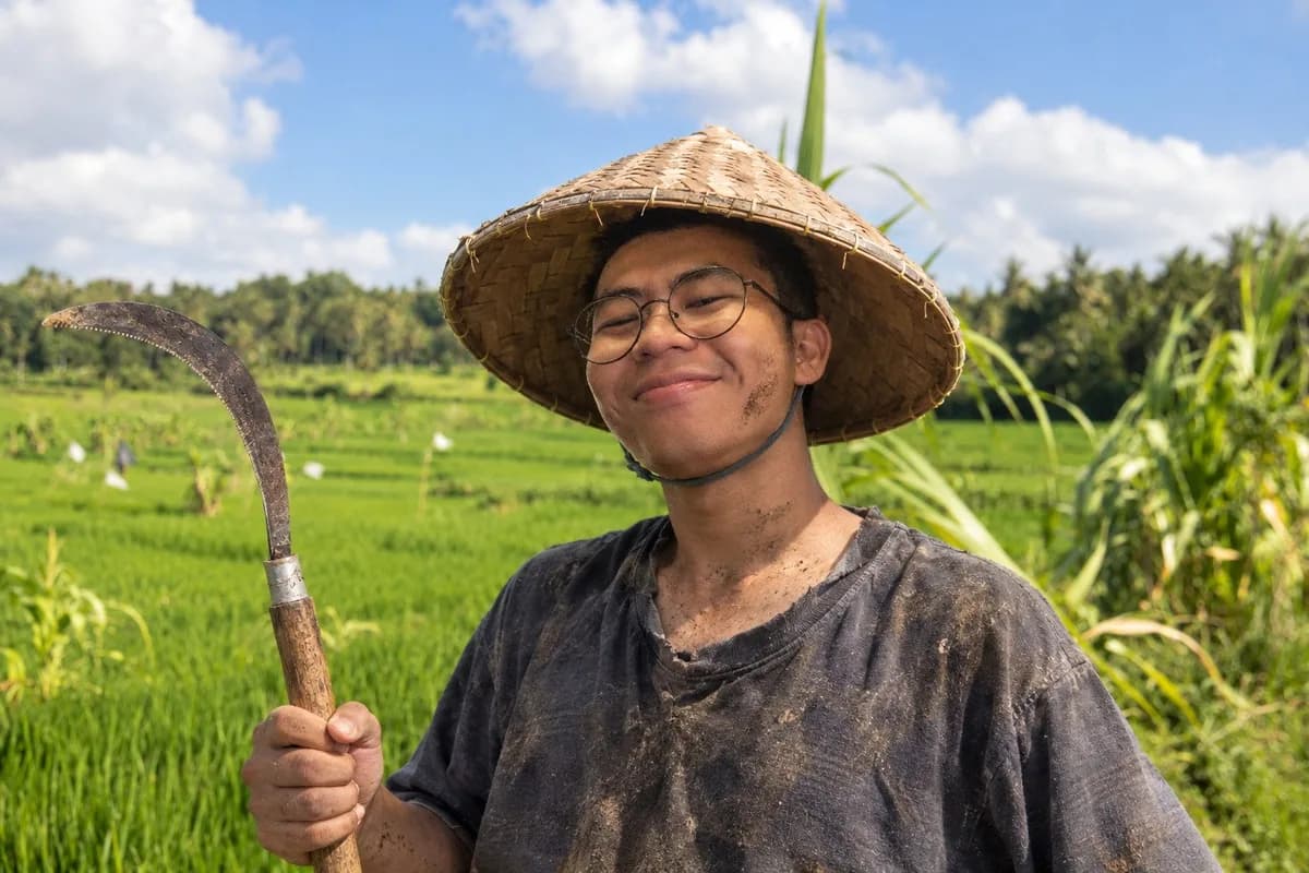 Alif Naufal Muzakki: Orang yang Tidak Pernah Posting tapi Bikin Artikel Tentang Dirinya Sendiri